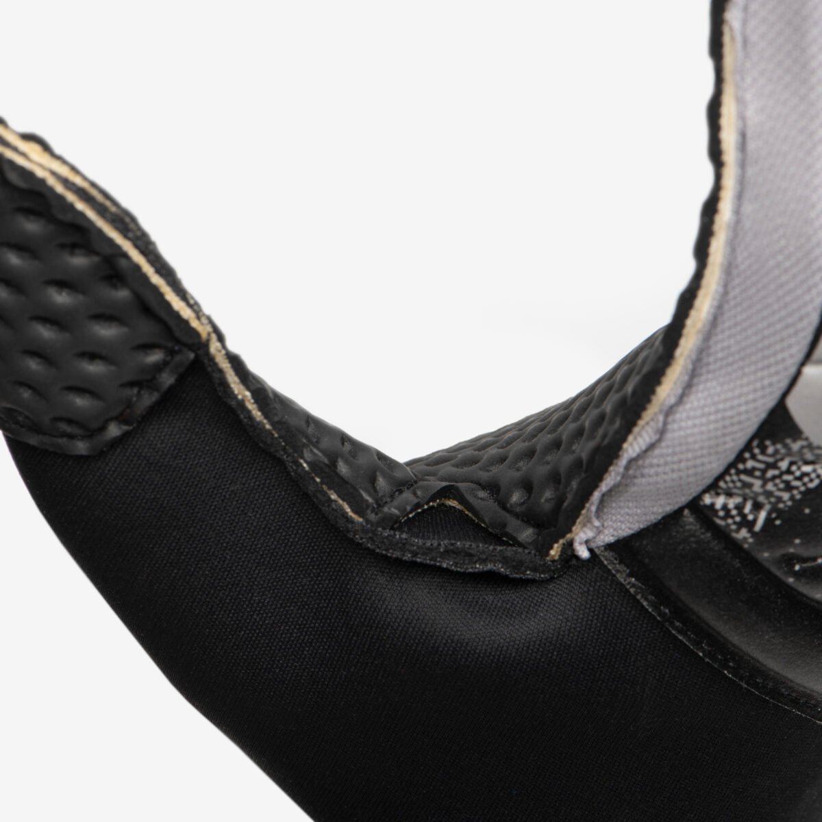 Adult Football Goalkeeper Gloves F100 Superresist - Image 2